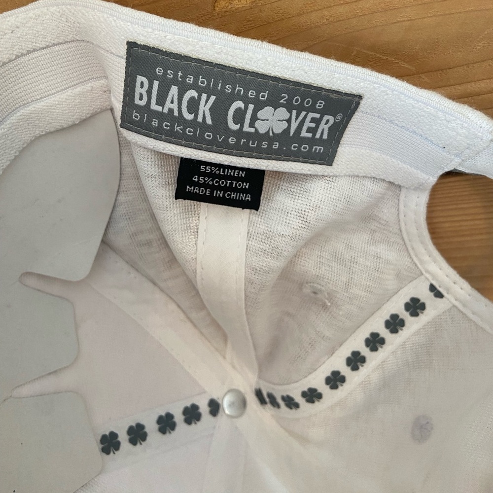 Black Clover All White Linen Hat with Live Lucky - Picture 5 of 6